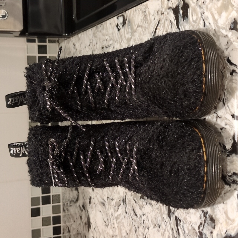 *NEW* Dr. Martens 1460 Pascal Women's Size 5, Blk Faux Sherpa Boots